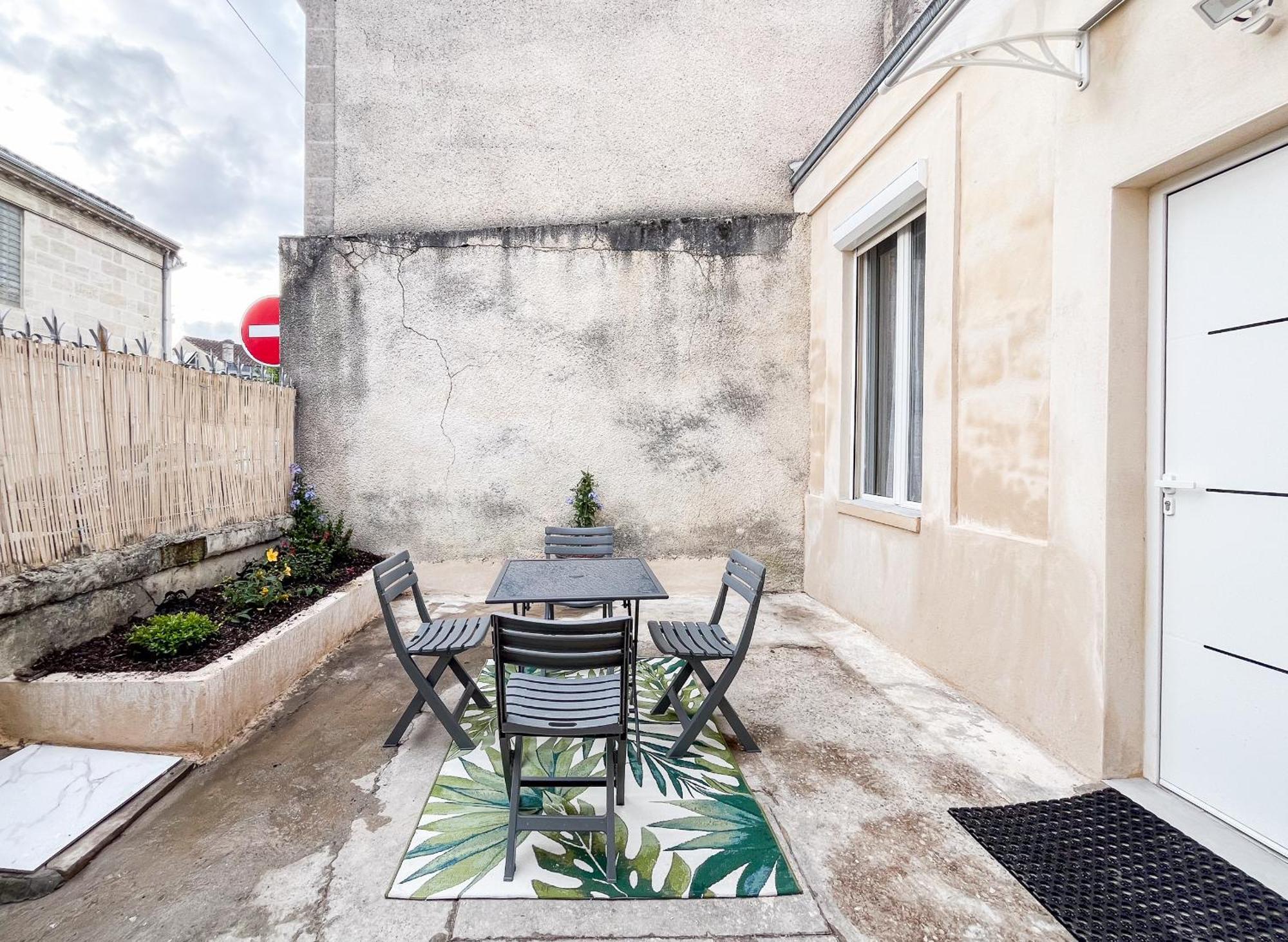 Echoppe Typique Avec Terrasse Villa Talence Exteriör bild